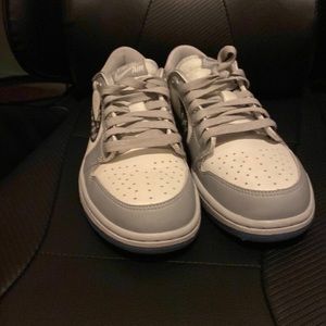 Selling them they have been worn 2x